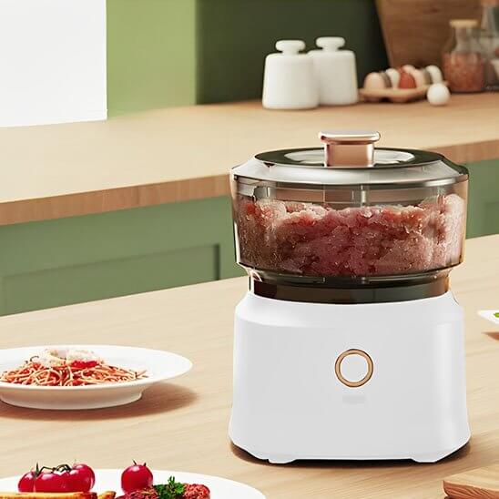 hachoir-electrique-professionnel-robuste-en-cuisine