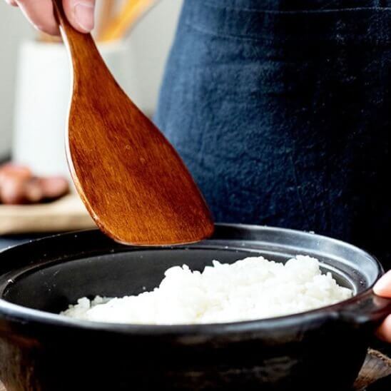 spatule-en-bois-ecologique-et-durable